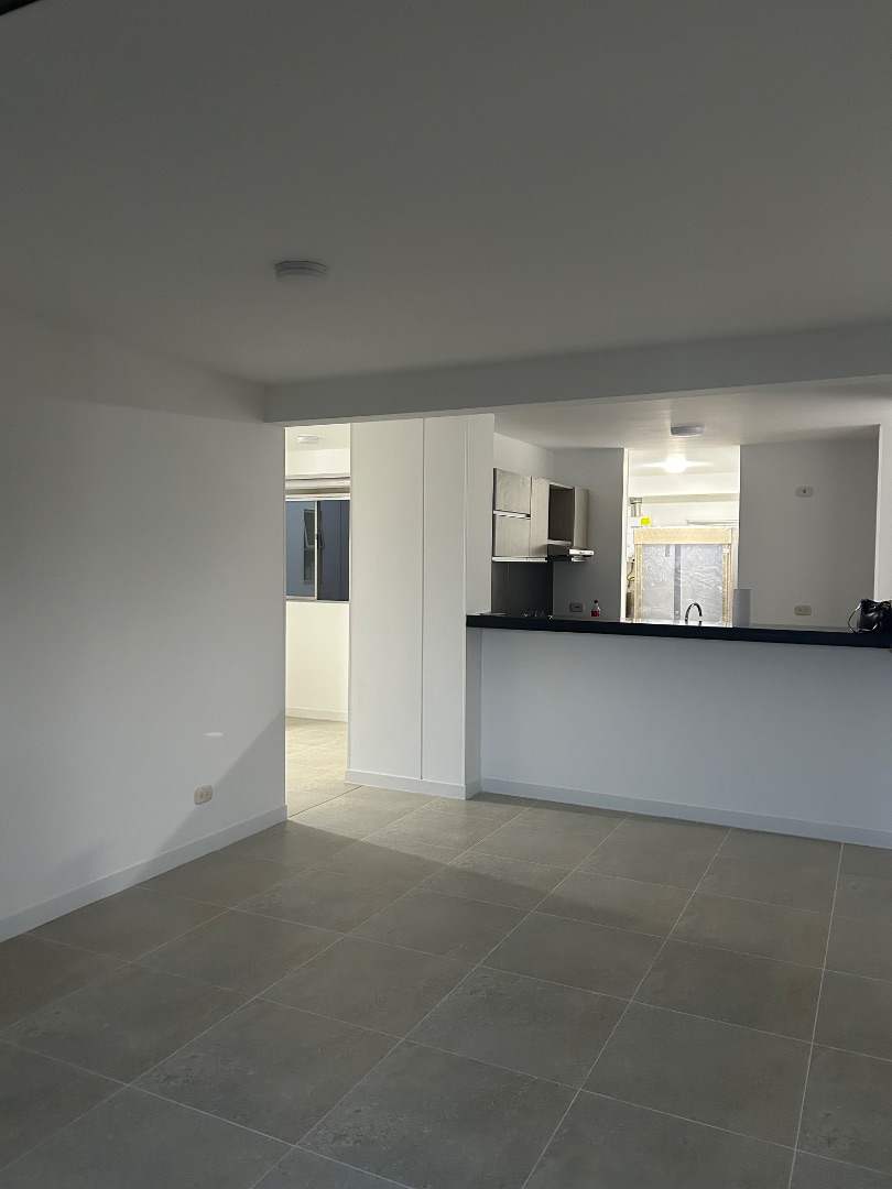 Apartamento en arriendo en PATIOS DE LA FLORA   Norte, Cali en PATIOS DE LA FLORA   Norte, Cali — foto 5 de 18